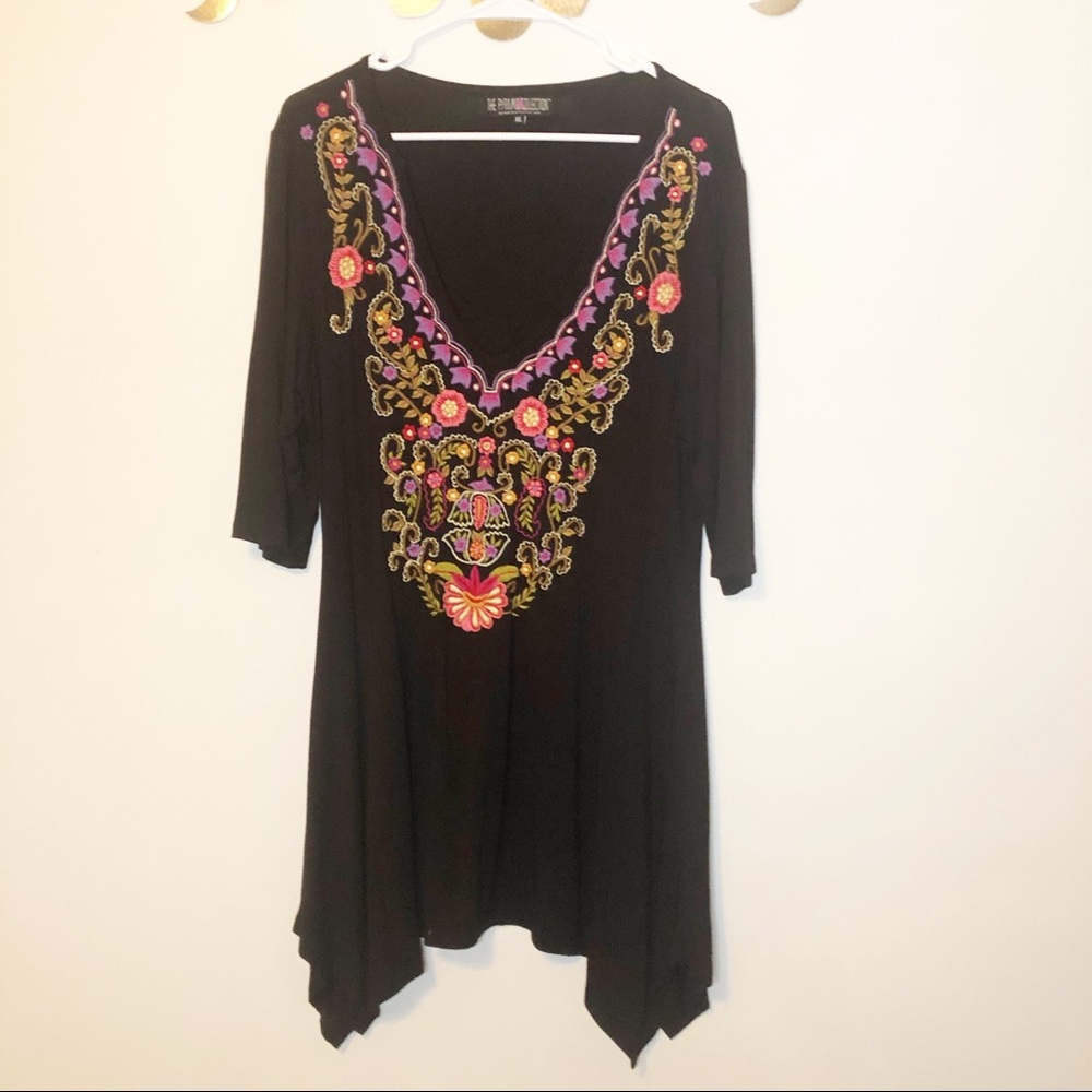 The Pyramid Collection| Black Tunic w/ Embroidery